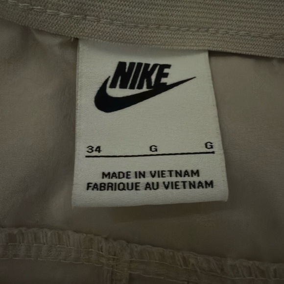 Nike Sportswear Woven Unlined Utility Pants Men Size 34 Limestone DD7034-236 - Picture 4 of 5